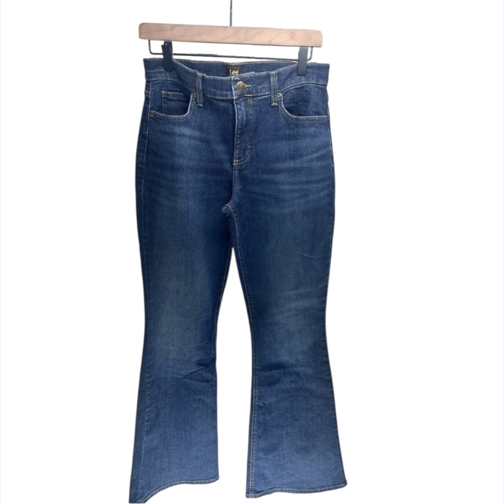 Lee Women's Flare Jeans - Dark Wash, Mid Rise, Stretch‎ Denim, 8 Medium